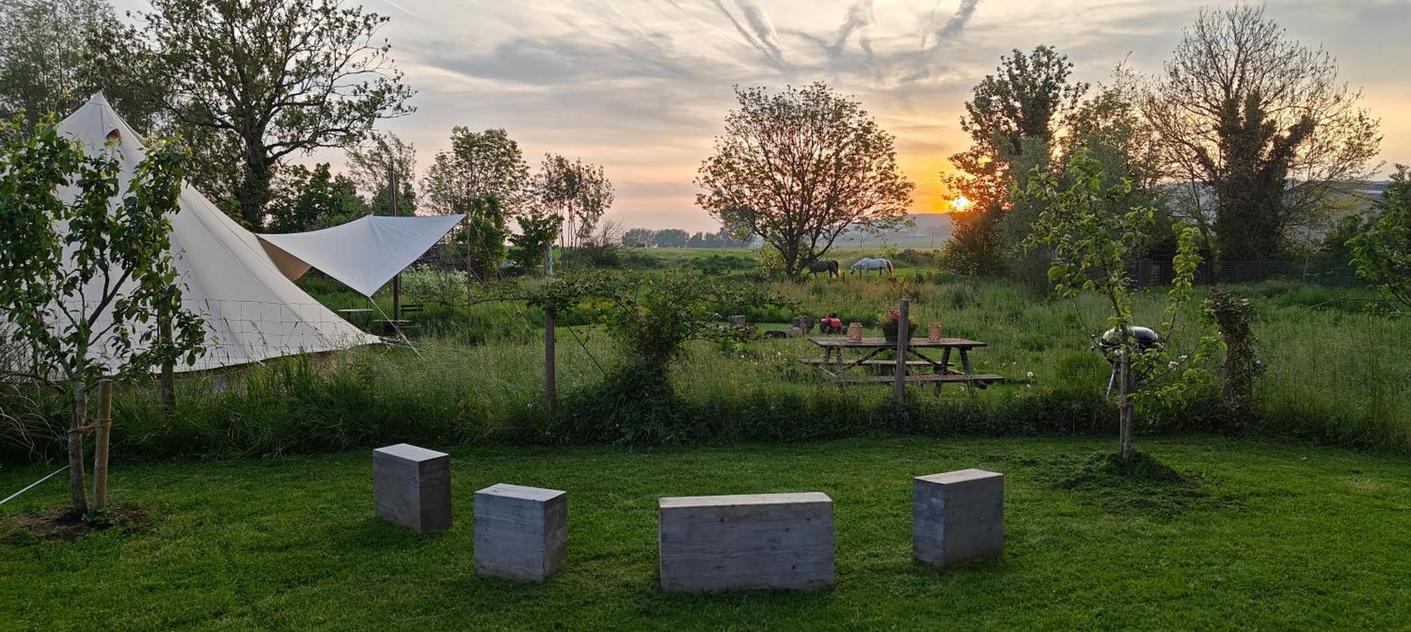 ホテル Au Pied Du Trieu, The Glamping Experience Labroye エクステリア 写真